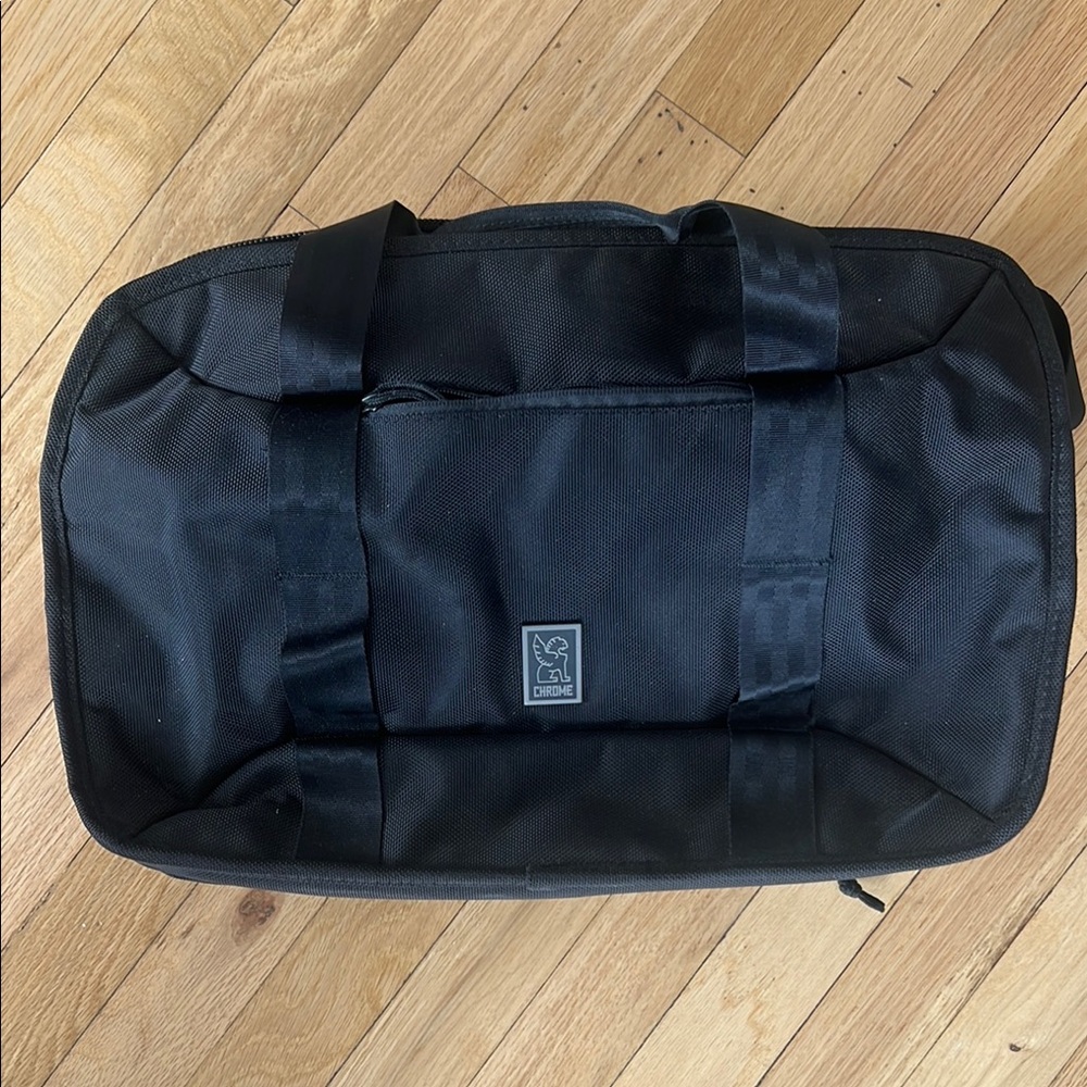 Black Minimalist Laptop Bag with Durable Design